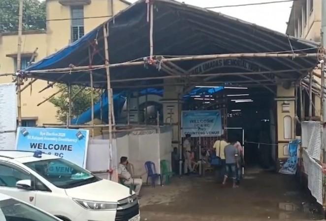 Assembly bypolls: Kaliganj records 10.83 pc voting in first two hours, security tightened Assembly bypolls: Kaliganj records 10.83 pc voting in first two hours, security tightened