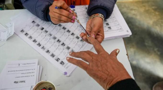 Voting for Assembly bypolls underway on five seats in Bengal, Kerala, Punjab and Gujarat today Voting for Assembly bypolls underway on five seats in Bengal, Kerala, Punjab and Gujarat today
