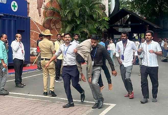 Chinnaswamy stampede: Complaint filed against CM Siddaramaiah, Dy CM Shivakumar Chinnaswamy stampede: Complaint filed against CM Siddaramaiah, Dy CM Shivakumar
