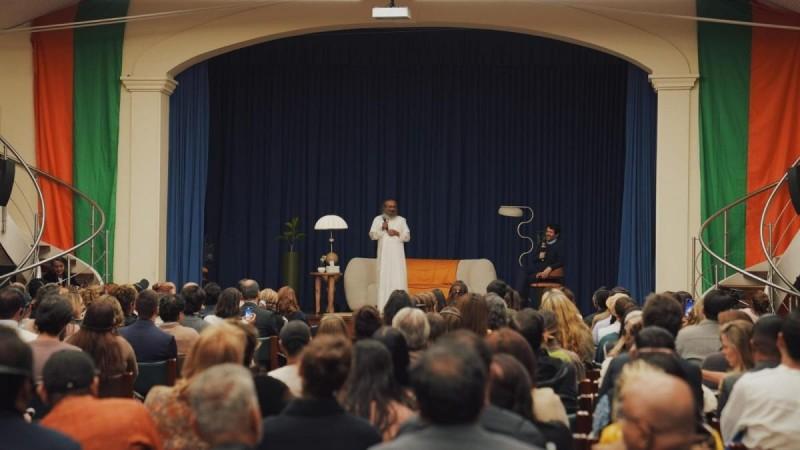 Gurudev's role in Colombia's peace: A decade of impact Gurudev's role in Colombia's peace: A decade of impact