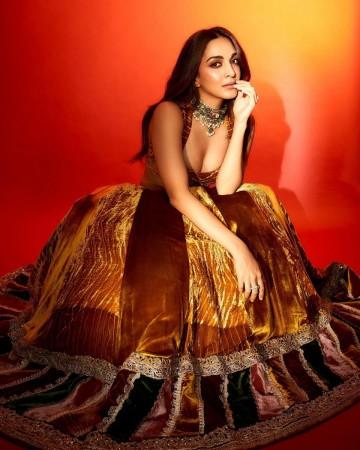 'Misfit, disrespecting veteran actor': Kiara Advani approached to play Meena Kumar in her biopic; Netizens unhappy 'Misfit, disrespecting veteran actor': Kiara Advani approached to play Meena Kumar in her biopic; Netizens unhappy