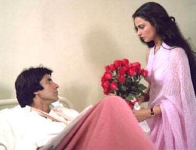 rekha and Amitabh Bachchan 'Too much bronzer, she looks dark..': Fans unimpressed with Alia Bhatt as she recreates Rekha's iconic Silsila at Umrao Jaan's premier