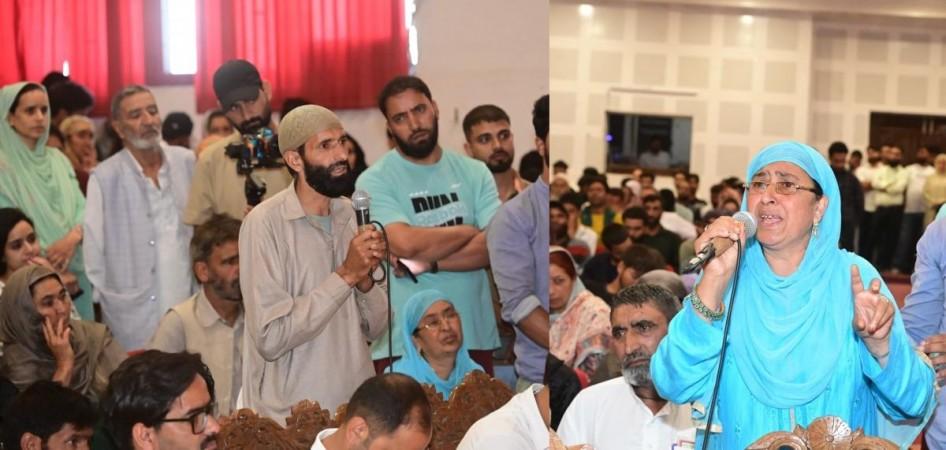 Terror victim families of Kashmir narrating their tales of woes before Lieutenant Governor Manoj Sinha Terror victim families
