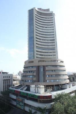 Sensex, Nifty end lower as investors turn cautious over Trump's tariff deadline Sensex, Nifty end lower as investors turn cautious over Trump's tariff deadline