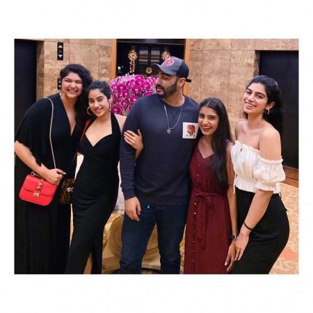 'We met on app..': Anshula Kapoor locks lips with BF Rohan Thakkar as they get engaged; half-sisters Janhvi- khushi Kapoor beam with joy 'We met on app..': Anshula Kapoor locks lips with BF Rohan Thakkar as they get engaged; half-sisters Janhvi- khushi Kapoor beam with joy