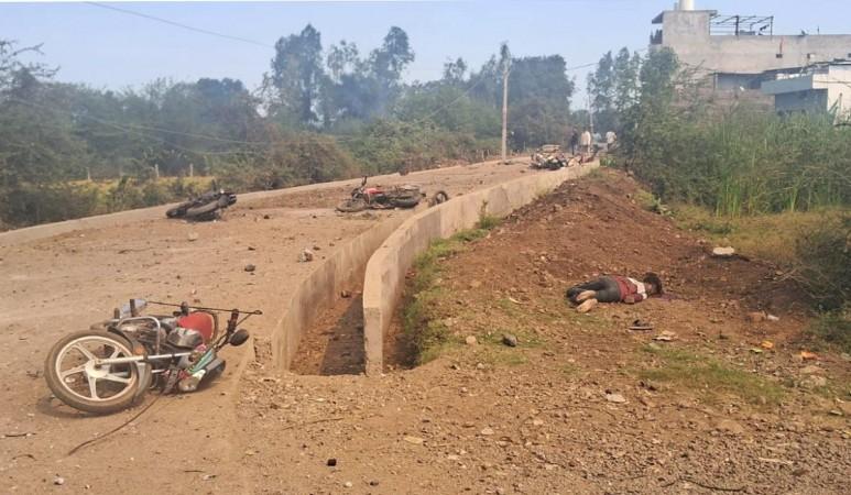 One killed, three hurt in blast while manufacturing crude bombs at abandoned house in Bengal's Katwa One killed, three hurt in blast while manufacturing crude bombs at abandoned house in Bengal's Katwa