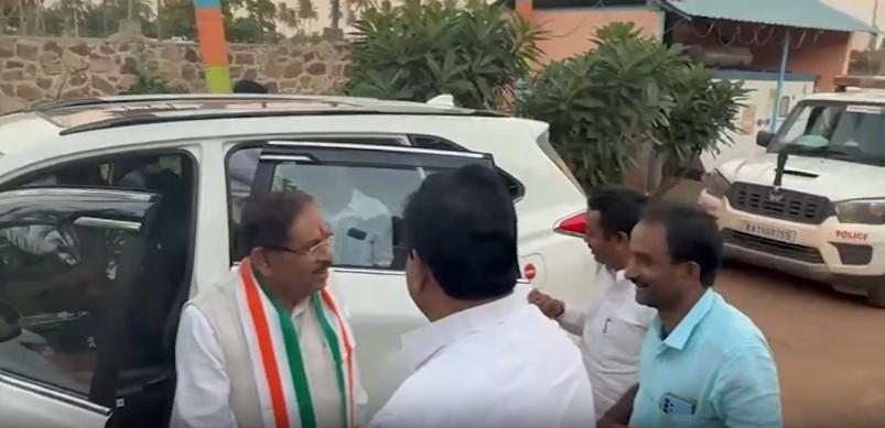 Karnataka Home Minister holds peace meeting in Mangaluru to address communal unrest Karnataka Home Minister holds peace meeting in Mangaluru to address communal unrest