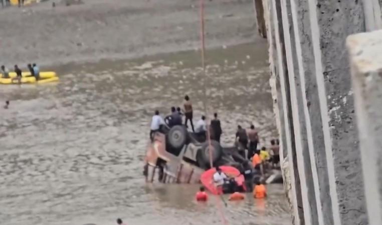 Gujarat bridge collapse: CM Patel announces Rs 4 lakh compensation for families of deceased Gujarat bridge collapse: CM Patel announces Rs 4 lakh compensation for families of deceased