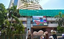 Indian stock market falls amid fresh US tariff threats, selling in IT stock