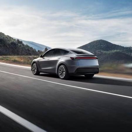 Tesla enters India with Model Y at Rs 59.89 lakh — Mumbai showroom open, deliveries start Q3 2025 Tesla enters India with Model Y at Rs 59.89 lakh — Mumbai showroom open, deliveries start Q3 2025