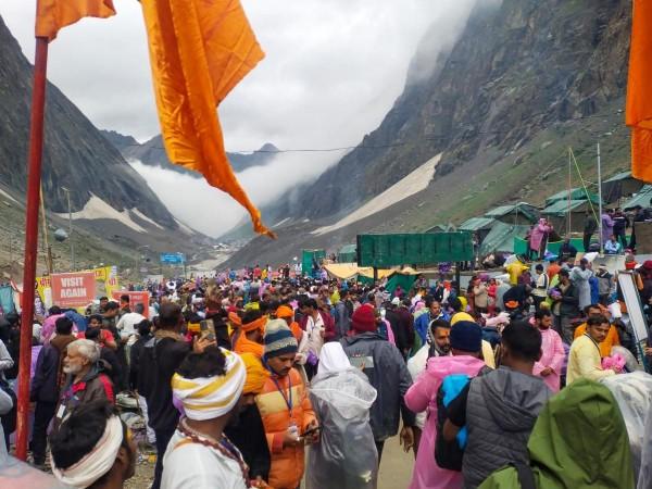 Amarnath Yatra suspended for a day due to heavy rainfall Amarnath Yatra suspended for a day due to heavy rainfall