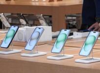 Apple makes record-breaking iPhones in India in H1 2025, hits highest exports too