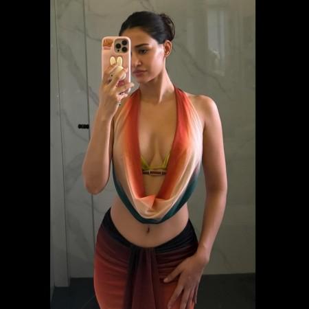 Disha Patani Sets the Internet Ablaze with Sensual Wet Look Disha Patani Sets the Internet Ablaze with Sensual Wet Look