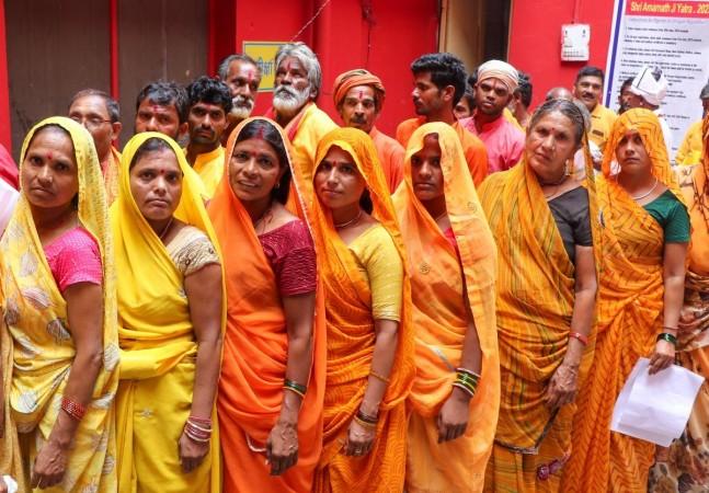 Amarnath Yatra sees huge rush of pilgrims, 3.21 lakh had 'darshan' in 19 days Amarnath Yatra sees huge rush of pilgrims, 3.21 lakh had 'darshan' in 19 days