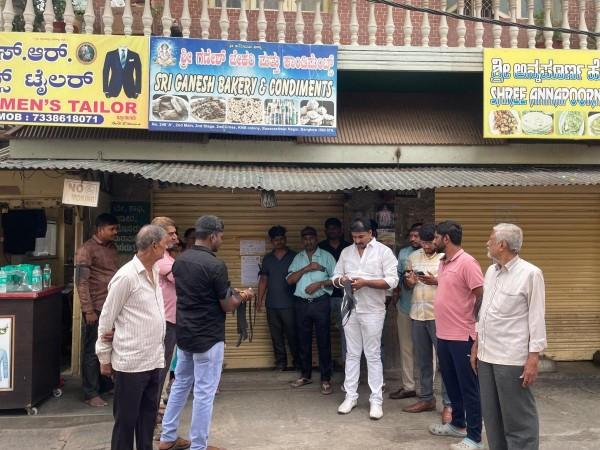 GST row: Small traders launch 3-day agitation in Karnataka GST row: Small traders launch 3-day agitation in Karnataka