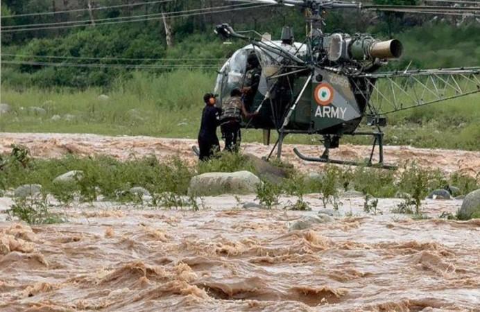 Army pilots brave flash floods in daring Rajouri rescue Army pilots brave flash floods in daring Rajouri rescue