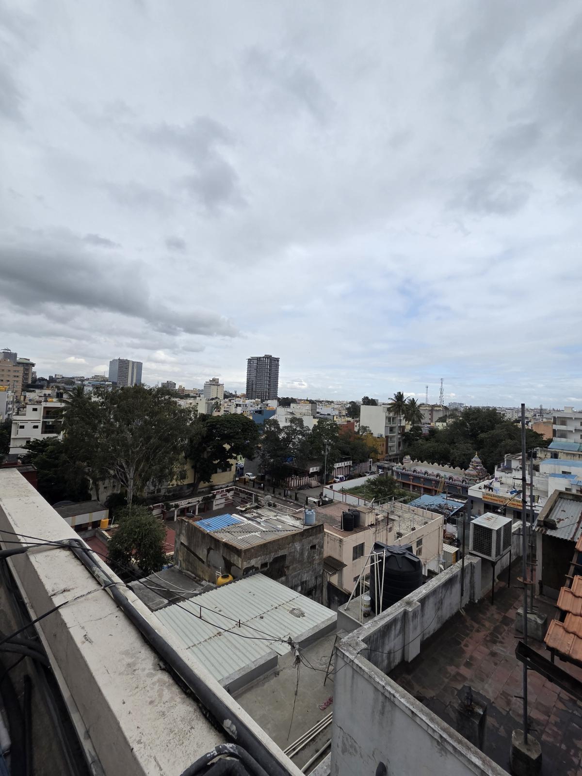 Shot on Samsung Galaxy Z Fold7: 0.6X Shot on Samsung Galaxy Z Fold7