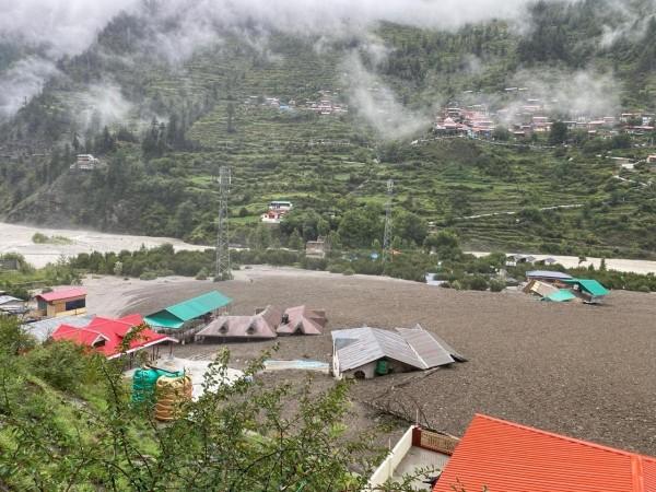 Indian Army mobilises troops to carry out rescue operations after Uttarkashi cloudburst Indian Army mobilises troops to carry out rescue operations after Uttarkashi cloudburst