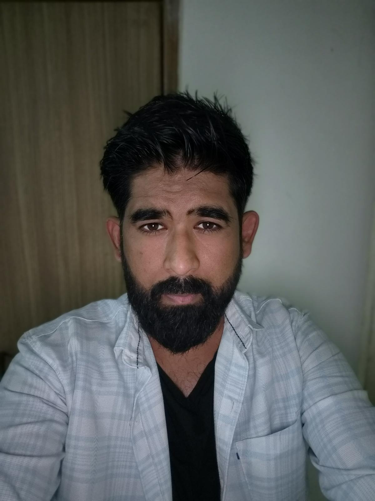 Shot on Samsung Galaxy Z Flip7: Selfie shot on 10MP camera Shot on Samsung Galaxy Z Flip7