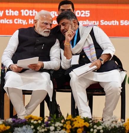 PM Modi's Metro Journey Sparks Warm Ties with Karnataka Leaders PM Modi's Metro Journey Sparks Warm Ties with Karnataka Leaders