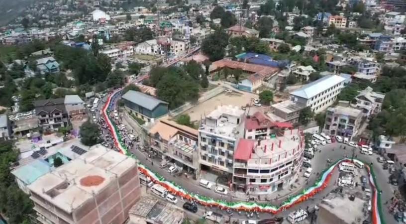 Historic 1508-metre long Tricolour at mega Tiranga Rally in J&K's Doda Historic 1508-metre long Tricolour at mega Tiranga Rally in J&K's Doda