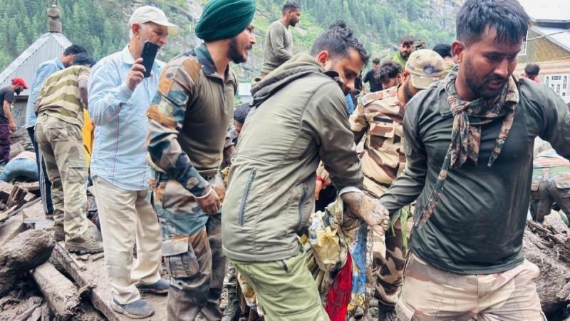 Soldiers of the Indian Army during rescue operation Rescue operation