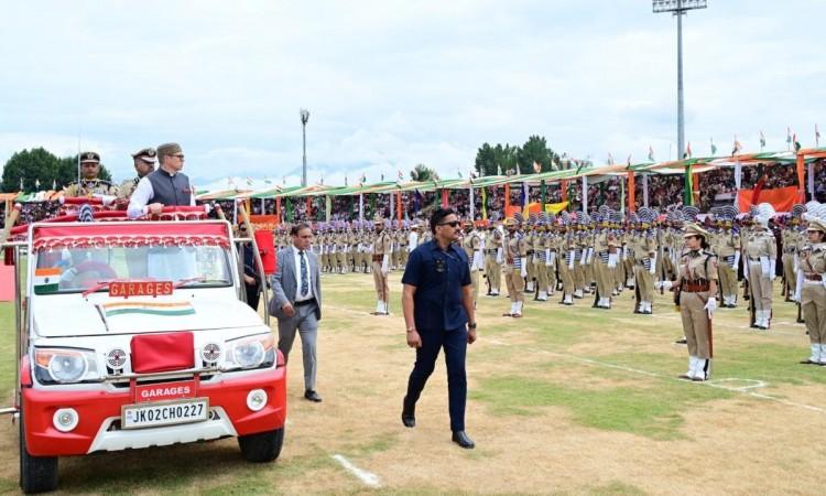 J&K Chief Minister Omar Abdullah during Independence Day function at Srinagar Omar Abdullah