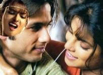 Priyanka Chopra, Shahid Kapoor in Kaminey