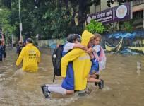 Mumbai Battered by 500 mm Rain in 84 Hours; IMD Issues Red Alert