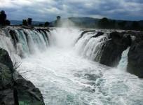 Heavy rain turns TN's Hogenakkal into flood zone, Cauvery residents put on alert