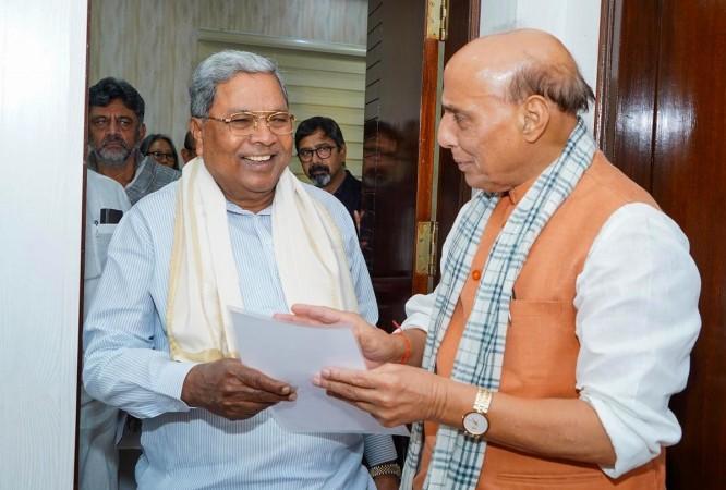 Siddaramaiah thanks Rajnath Singh for approving airshow on Dussehra, extends invitation Siddaramaiah thanks Rajnath Singh for approving airshow on Dussehra, extends invitation