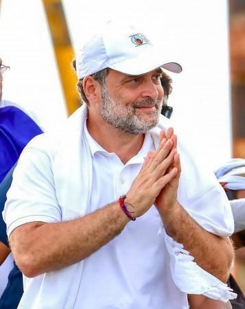 Rahul Gandhi Criticizes ECI Amid Bihar Election Tensions Rahul Gandhi Criticizes ECI Amid Bihar Election Tensions