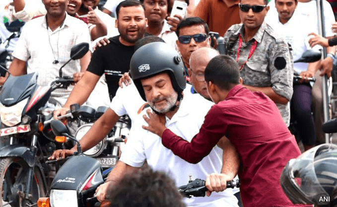 Rahul Gandhi Condemns Police Action on SSC Protestors Rahul Gandhi Condemns Police Action on SSC Protestors