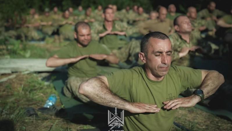 Gurudev Sri Sri Ravi Shankar's trauma-relief programs inspire resilience in Ukrainian soldiers Gurudev Sri Sri Ravi Shankar's trauma-relief programs inspire resilience in Ukrainian soldiers