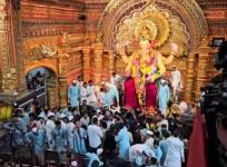 Ganesh Chaturthi: Massive crowd at Lalbaugcha Raja, devotees say 'feels like heaven'