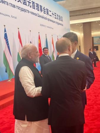 Russia shares 'video of the day' as PM Modi, Putin, Xi Jinping share warm moment at SCO Summit Russia shares 'video of the day' as PM Modi, Putin, Xi Jinping share warm moment at SCO Summit