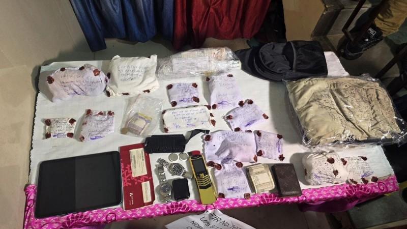 Drugs and other items recovered from arrested drug traffickers Recovery
