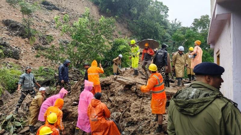 Rescue operation going on in Kullu district of Himachal Pradesh, where six workers from Kashmir are feared to be died after a landslide Kulu landslides