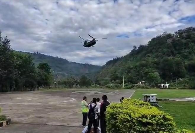 3 IAF Chinooks airlift 135 Manimahesh devotees to safety in Himachal 3 IAF Chinooks airlift 135 Manimahesh devotees to safety in Himachal