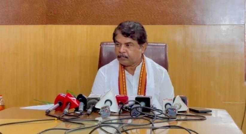 BJP Targets Karnataka Congress Govt, Claims Ministers Plead for Development Funds BJP Targets Karnataka Congress Govt, Claims Ministers Plead for Development Funds