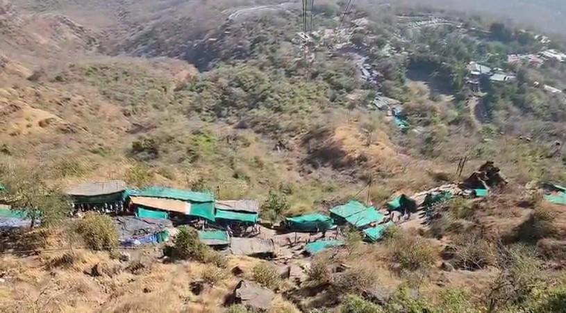 Six Dead as Ropeway Snaps at Pavagadh Temple in Gujarat Six Dead as Ropeway Snaps at Pavagadh Temple in Gujarat