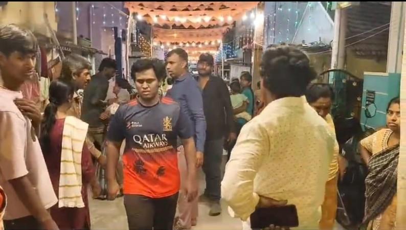 Prohibitory orders in K'taka's Maddur after Ganesh Visarjan violence; protestors lathi-charged Prohibitory orders in K'taka's Maddur after Ganesh Visarjan violence; protestors lathi-charged