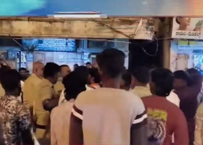 Prohibitory orders in K'taka's Maddur after Ganesh Visarjan violence; protestors lathi-charged Prohibitory orders in K'taka's Maddur after Ganesh Visarjan violence; protestors lathi-charged