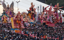 Over 100 mobile phones, several gold chains stolen during Lalbaugcha Raja immersion in Mumbai Over 100 mobile phones, several gold chains stolen during Lalbaugcha Raja immersion in Mumbai