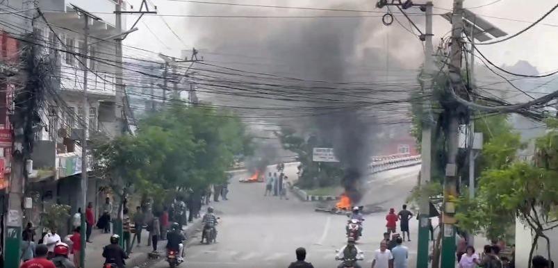 Curfew reimposed in Kathmandu Valley, Agriculture Minister resigns Curfew reimposed in Kathmandu Valley, Agriculture Minister resigns