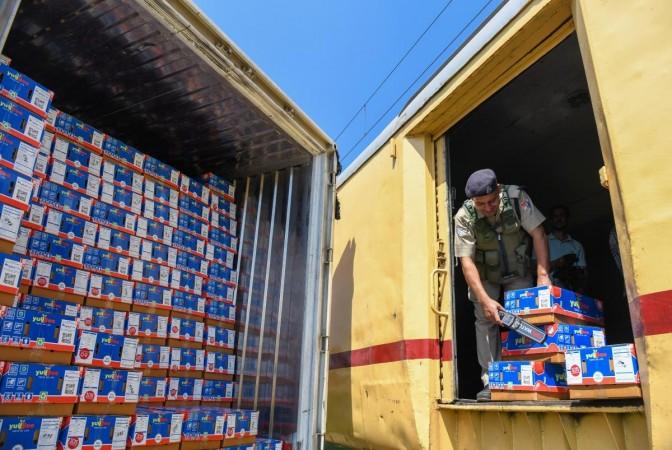 Will run more parcel trains for Kashmir Apple growers if needed: Indian Railways Will run more parcel trains for Kashmir Apple growers if needed: Indian Railways