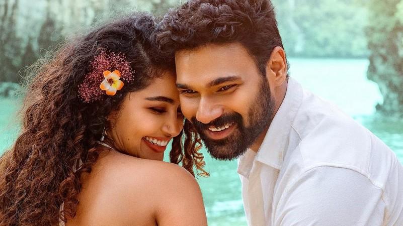 The main plot of the movie is on what happens at this radio station, how it affects the people that attend, and whether Raghava and Mythili can figure out what really happened. Anupama Parameswaran
