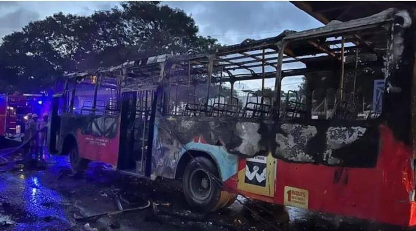 BMTC driver's quick thinking saves 75 B'luru passengers as bus catches fire BMTC driver's quick thinking saves 75 B'luru passengers as bus catches fire