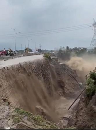 Closely monitoring situation: U'khand CM Dhami after cloudburst triggers chaos in Dehradun Closely monitoring situation: U'khand CM Dhami after cloudburst triggers chaos in Dehradun