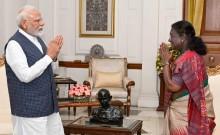 New Delhi: PM Modi meets President Murmu